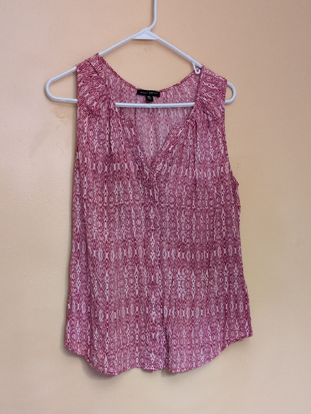 Red-Patterned Sleeveless V-Neck Tank, Sz XL